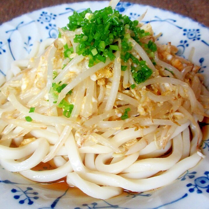 もやしの卵炒めのっけうどん